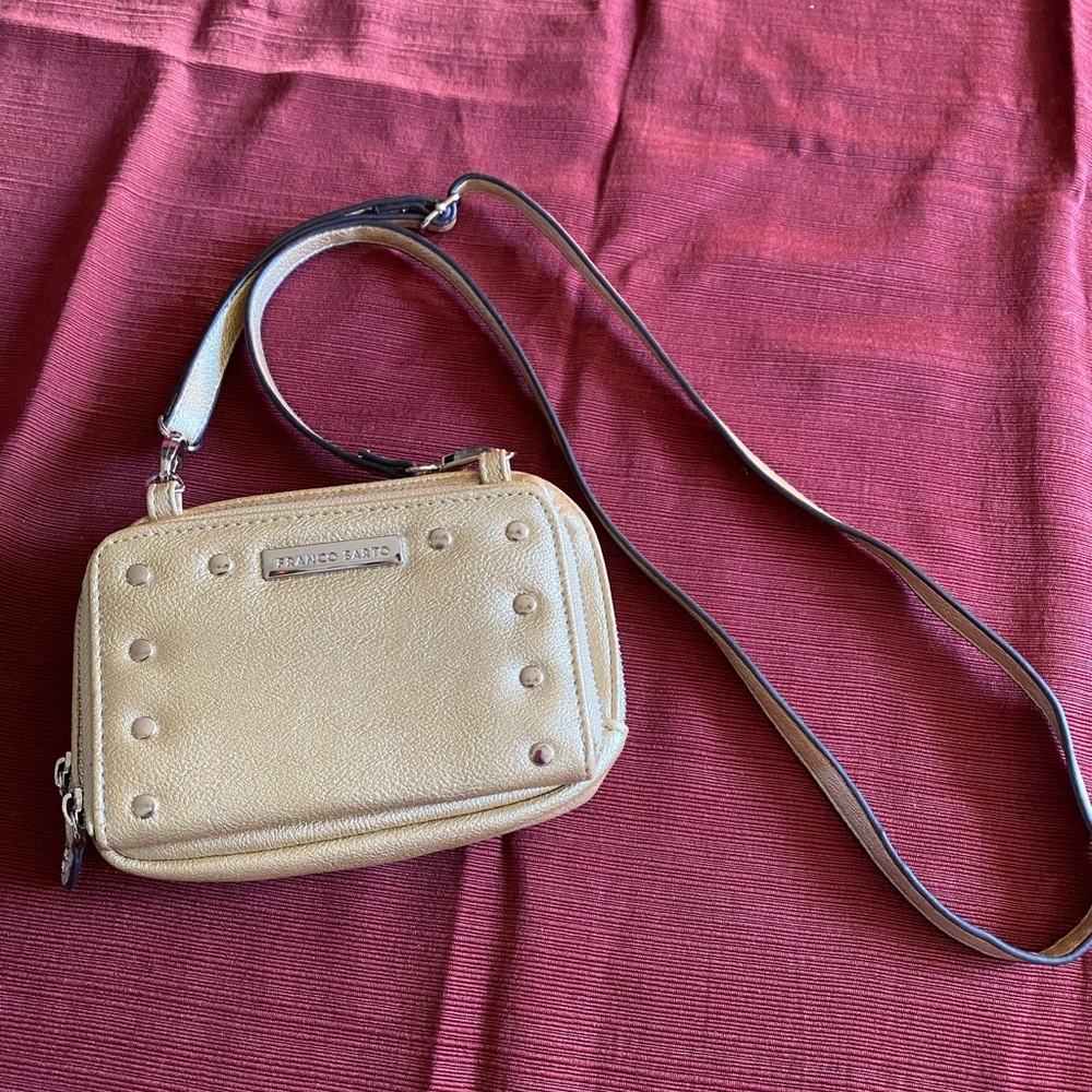 Franco Sarto small Crossbody zippered purse in gold